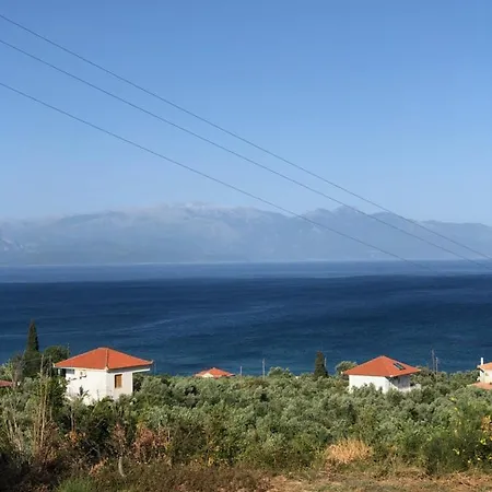 Tatil Evi Aggeliki House 4 Kómboi